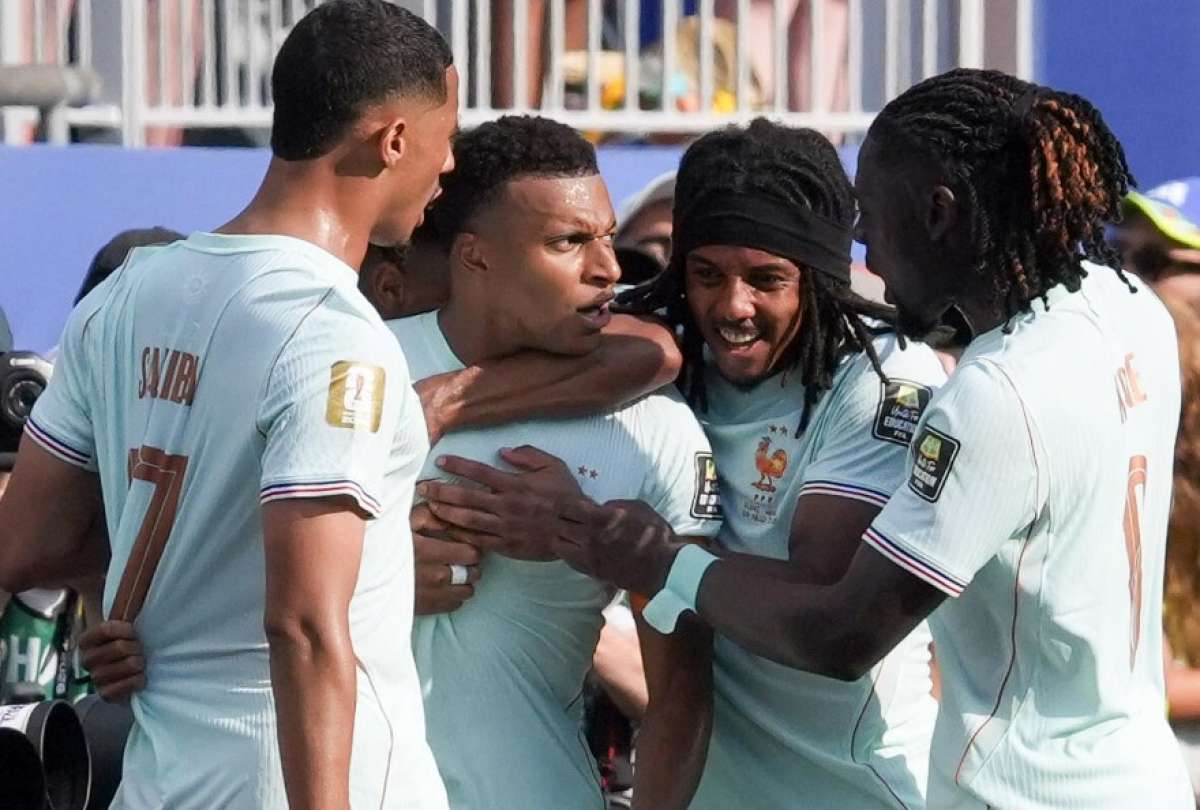 Francia busca el paso a semifinales del Mundial.