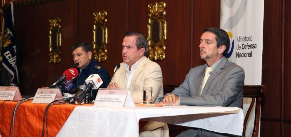 El ministro de Defensa, Ricardo Pati&ntilde;o, durante la rueda de prensa. 
