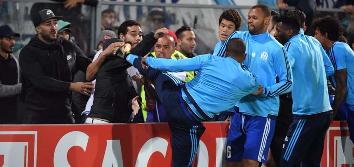 Patrice Evra y una patada que mancha el final de su carrera