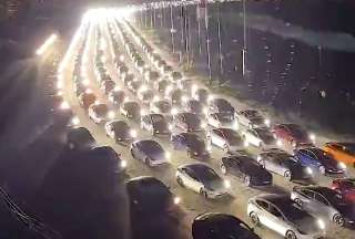 Cientos de propietarios de Tesla protagonizaron una exhibición única en Espoo.