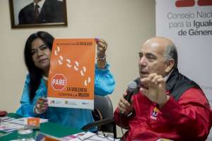 El representante de Conadis present&oacute; la campa&ntilde;a De un paso por la igualdad: pare la violencia contra la mujer. Foto: Fernando Sandoval / EL TEL&Eacute;GRAFO