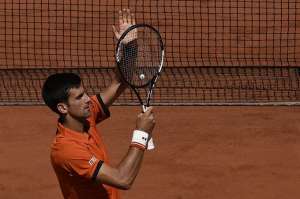 El serbio agradece al p&uacute;blico de Francia que lo apoy&oacute; durante los 2 d&iacute;as en que jug&oacute; la semifinal ante Murray. Foto: AFP