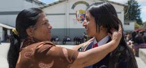 En el inicio del a&ntilde;o lectivo 2018-2019, padres de familia acompa&ntilde;aron a sus hijos durante el primer d&iacute;a de clases. Los progenitores presenciaron el acto inaugural.  