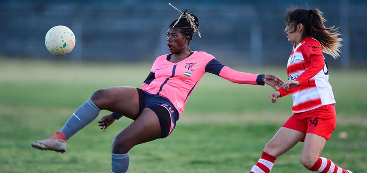 La primera final del torneo clausura femenino se jug&oacute; en la cancha del estadio El Chan de Machachi.