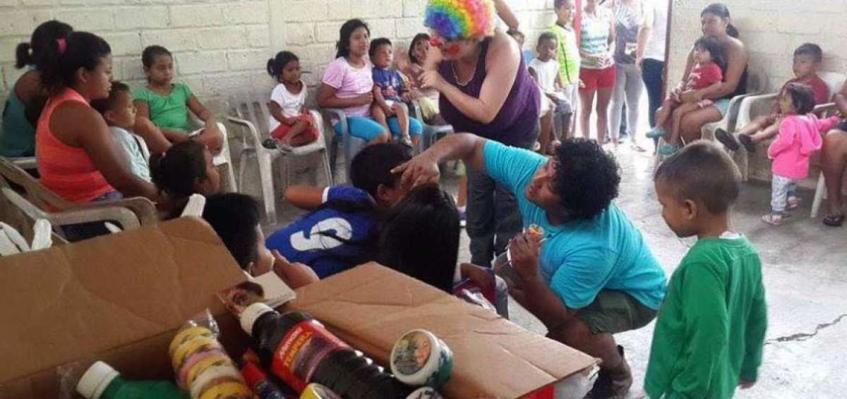 Una brigada pint&oacute; de 'Color Esperanza' a Jaramij&oacute; y Bellavista Alta