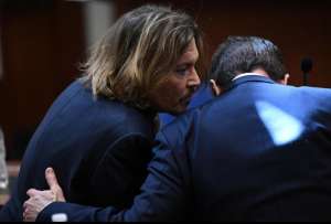 Médico de Johnny Depp declaró en el juicio a Amber Heard