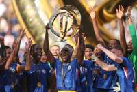 Moisés Caicedo recibió un homenaje en Santo Domingo de los Tsáchilas