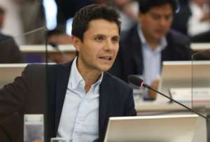 El concejal Wilson Merino durante una sesi&oacute;n del Concejo Metropolitano.