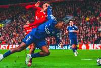 Pacho jugó un partidazo en Anfield