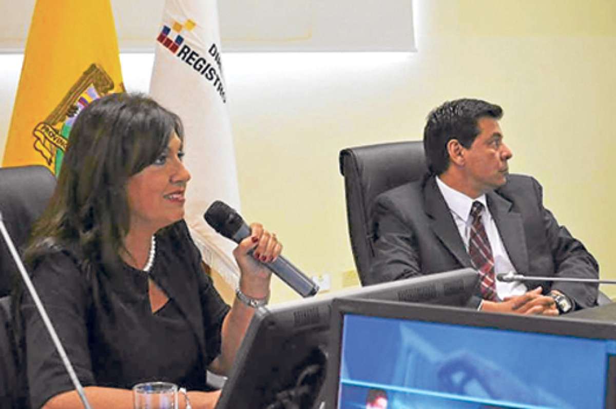 La audiencia p&uacute;blica de rendici&oacute;n de cuentas a la  ciudadan&iacute;a, correspondiente a 2014, estuvo a cargo de Nuria Buti&ntilde;&aacute;, titular de la Dinardap. Foto: Cortes&iacute;a