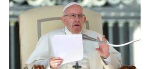 El papa Francisco durante la habitual audiencia en la Plaza de San Pedro, en el Vaticano.