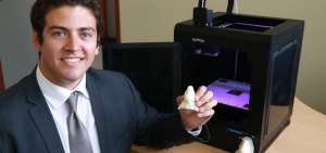 El cirujano peruano Rodrigo Salazar Gamarra utiliza esta t&eacute;cnica en 3D para hacer una copia casi perfecta del rostro de la persona afectada por c&aacute;ncer.