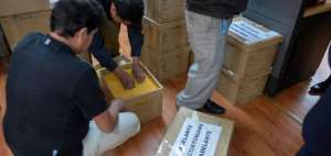 Intensa actividad se registraba en las dependencias del CNE en Quito y en las delegaciones provinciales.