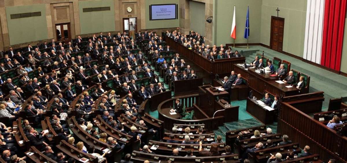 Parlamento polaco rechaza propuesta de prohibir el aborto