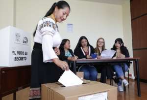 El CNE habilitó el número telefónico para consultar el lugar de votación. 