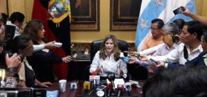 Dom&eacute;nica Tabacchi declina su precandidatura a la Alcald&iacute;a de Guayaquil