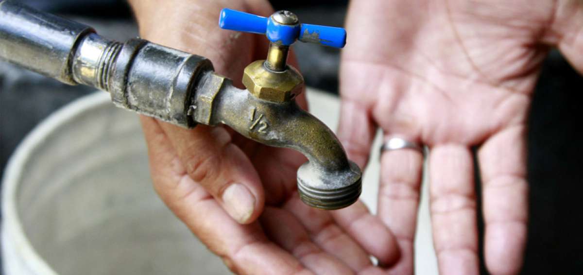 180.000 capitalinos sin agua hasta el lunes