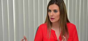 La concejal Paola Flores, presidenta de la Mesa Cantonal de Erradicaci&oacute;n de Violencia de G&eacute;nero e Intrafamiliar, ser&aacute; una de las ponentes.