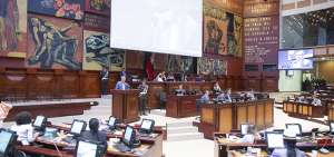 El presidente de la Asamblea, C&eacute;sar Litardo, espera que en la sesi&oacute;n de este viernes est&eacute;n presentes los 137 legisladores.