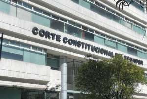 La Corte Constitucional ha recibido cuestionamientos del Ejecutivo por suspender provisionalmente 17 artículos de las leyes de Inteligencia, Integridad Pública y Solidaridad.