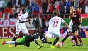 Sevilla comenz&oacute; con victoria la defensa de su t&iacute;tulo en la Europa League. Foto: 