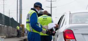 Guayaquil: 30 vehiculos retenidos deja operativo de restricci&oacute;n vehicular