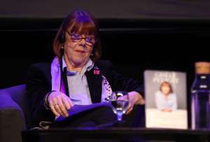 Gis&egrave;le Pelicot present&oacute; su libro tras enfrentar el juicio en el que fueron condenados su marido y otros 50 hombres por violaci&oacute;n sexual reiterada. 