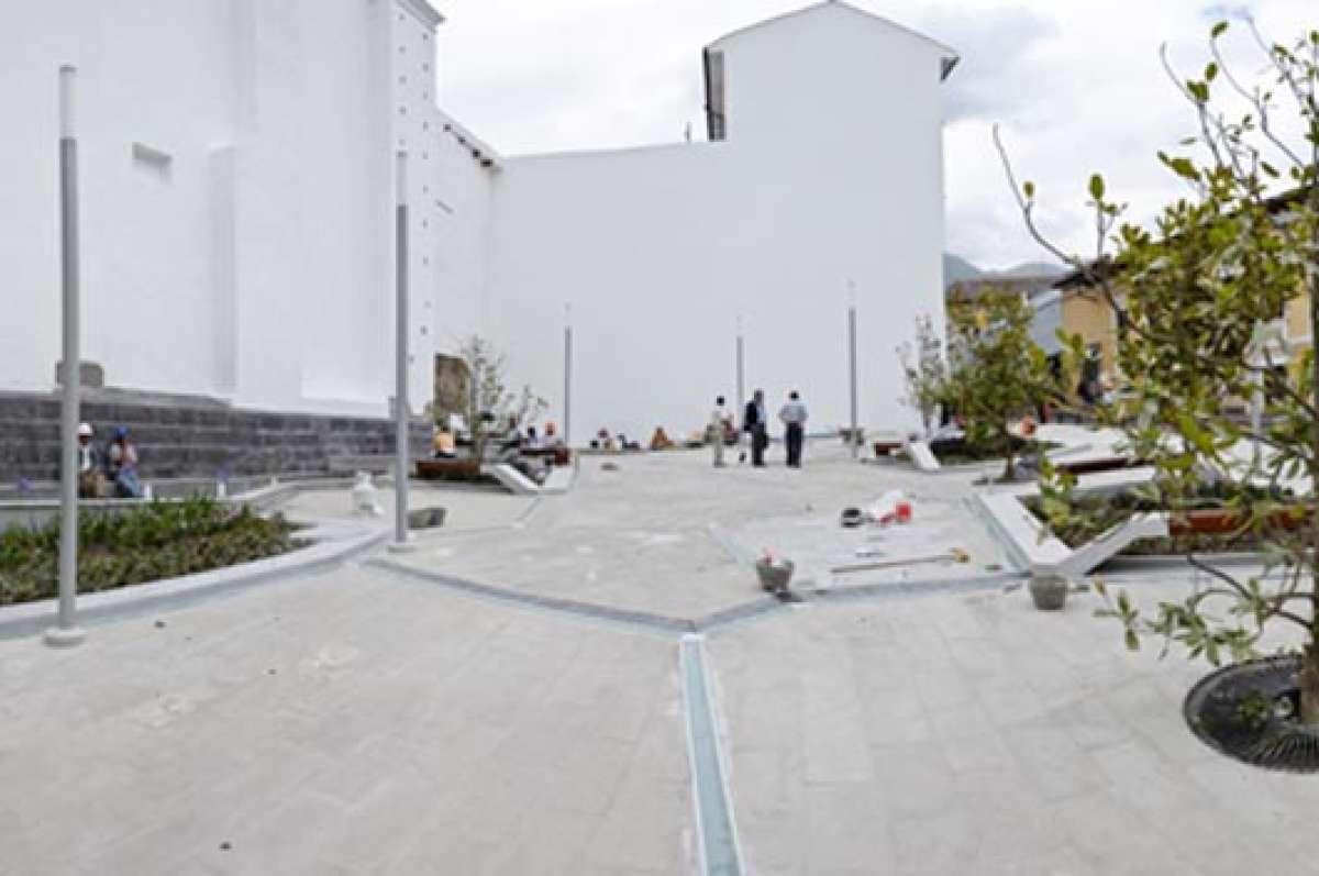 El edificio de la Direcci&oacute;n Provincial de Salud fue derrocado y all&iacute; se construy&oacute; la Plaza de las Conceptas. Foto: Archivo / El Telegrafo