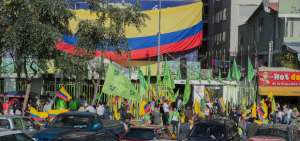 Los simpatizantes se concentraron en la sede de PAIS.