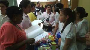 Estudiantes de Bachillerato Internacional expusieron emprendimientos en casa abierta