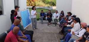 La ministra de salud Margarita Guevara visito los cantones Jama y Pedernales para evidenciar el estado de centos y hospitales de salud.
