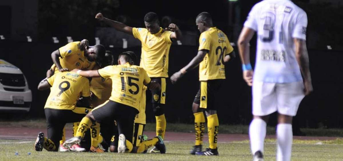 Fuerza Amarilla pierde tres puntos por deuda con Marcelo Fleitas