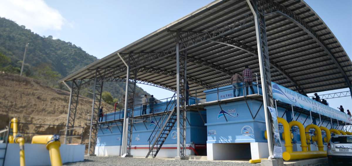 El complejo purificador de Montecristi se alimenta con el agua que llega desde el acueducto La Esperanza El Aromo.