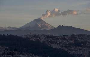 Foto del volc&aacute;n Cotopaxi tomada desde Quito. 