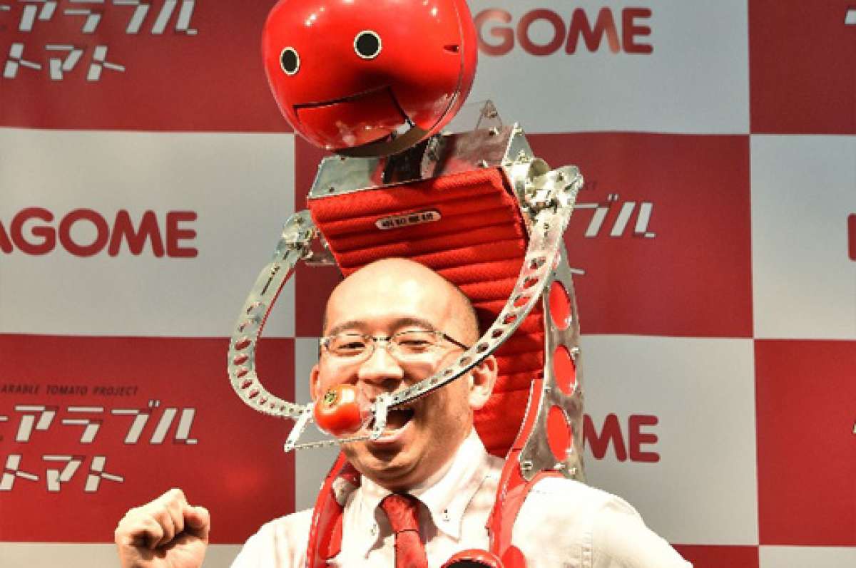 Tomachan, un robot para comer tomates mientras se corre el marat&oacute;n