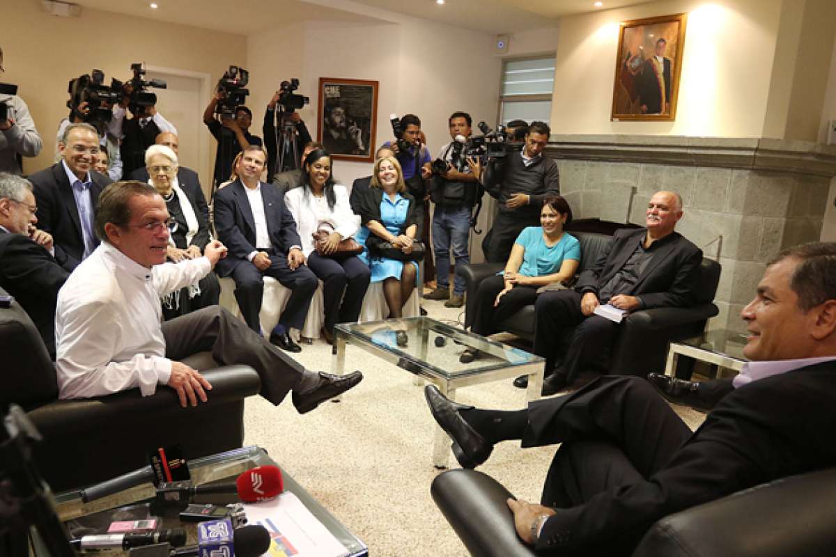 Orlando Cardozo, Ram&oacute;n Laba&ntilde;ino, Ren&eacute; Gonz&aacute;lez, Rafael Correa, Fernando Gonz&aacute;lez, Antonio Guerrero y Gerardo Hern&aacute;ndez se reunieron la ma&ntilde;ana de ayer. Foto: John Guevara / El Tel&eacute;grafo