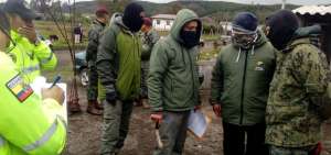 La Polic&iacute;a y funcionarios del Ministerio decomisaron el material en una casa de Cotopaxi.