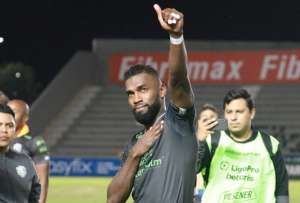 Achilier se retira de Orense