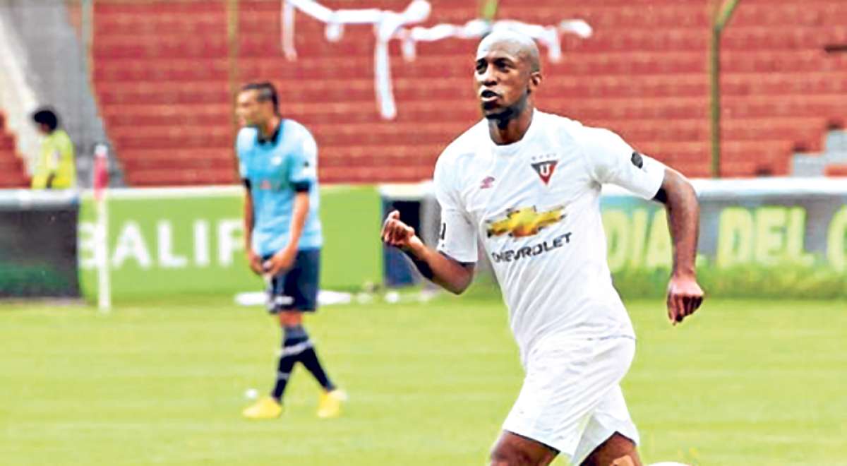 Michael Jackson Qui&ntilde;&oacute;nez fue el conductor de Liga que le propin&oacute; una goleada a la U. Cat&oacute;lica, conjunto que ven&iacute;a de ganar 3 partidos y empatar 2. Foto: Tomada de la agencia Andes
