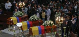 Ciudadan&iacute;a rinde homenaje a periodistas de El Comercio