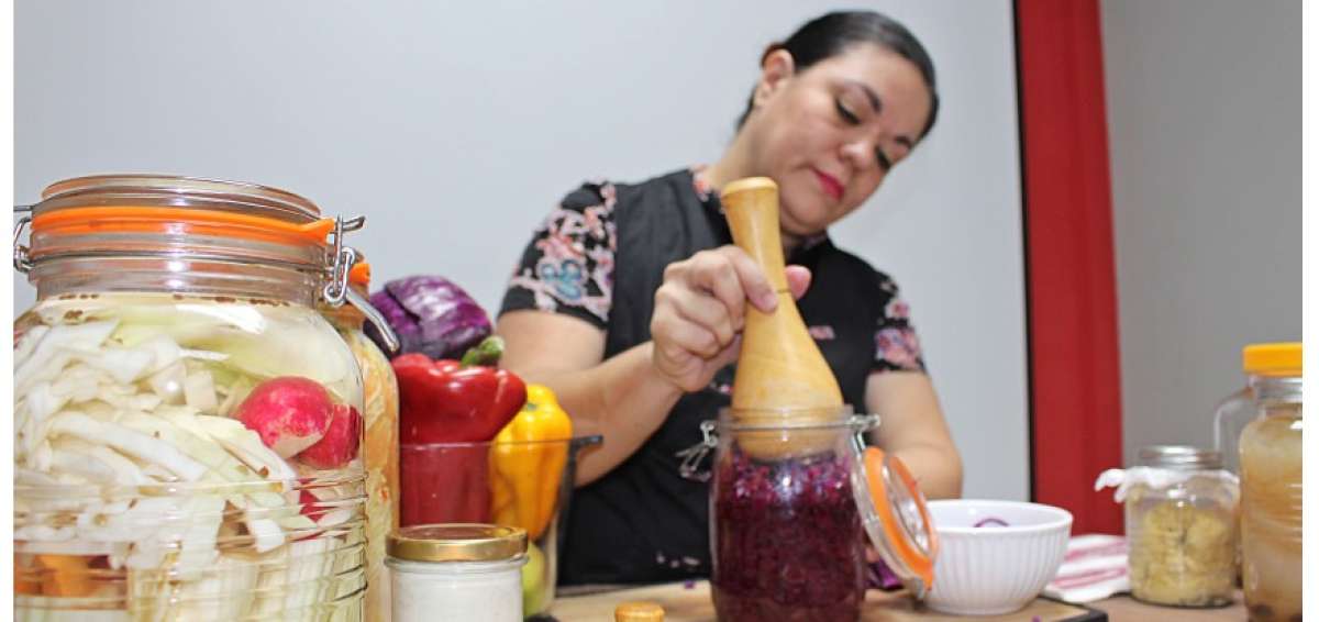 Mar&iacute;a Jos&eacute; Falquez trabaja con la t&eacute;cnica de fermentados desde el 2014.