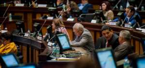 El pr&oacute;ximo jueves est&aacute; previsto que los legisladores conozcan el pedido para que la Contralor&iacute;a investigue los supuestos pagos de los funcionarios.