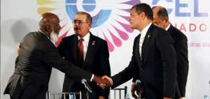 De izquierda a derecha, los mandatarios de Belice, Rep&uacute;blica Dominicana, Ecuador y Cpsta Rica durante la rueda de prensa final de la cumbre de la Celac.