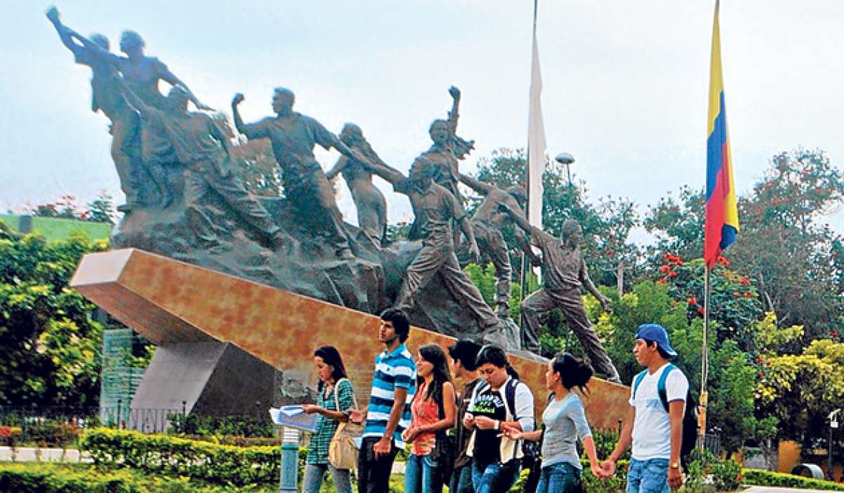 Los estudiantes de la Universidad de Machala tienen hasta el 7 de agosto para presentar los documentos y recuperar el dinero que pagaron en el 2008. Foto: Fabricio Cruz / El Telegrafo