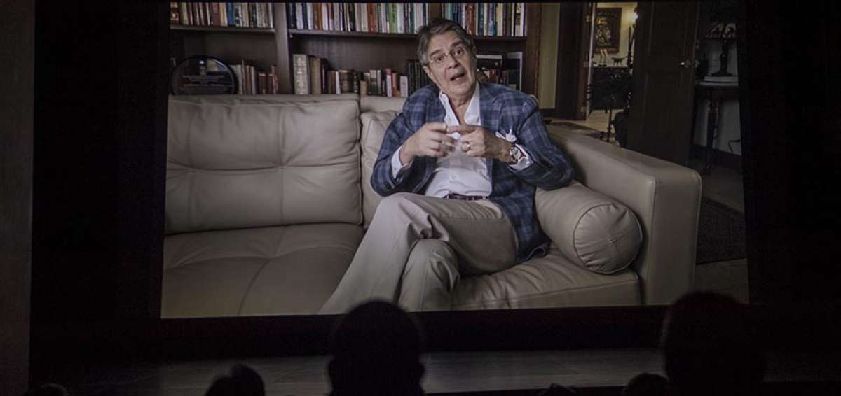 El documental tiene como eje la &uacute;ltima elecci&oacute;n presidencial  de 2017, en donde participaron Guillermo Lasso  y Len&iacute;n Moreno..     