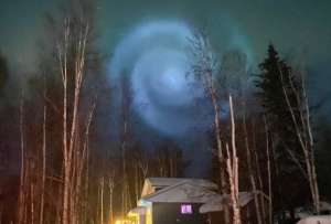 Extraña luz en forma de espiral apareció en el cielo de Alaska 