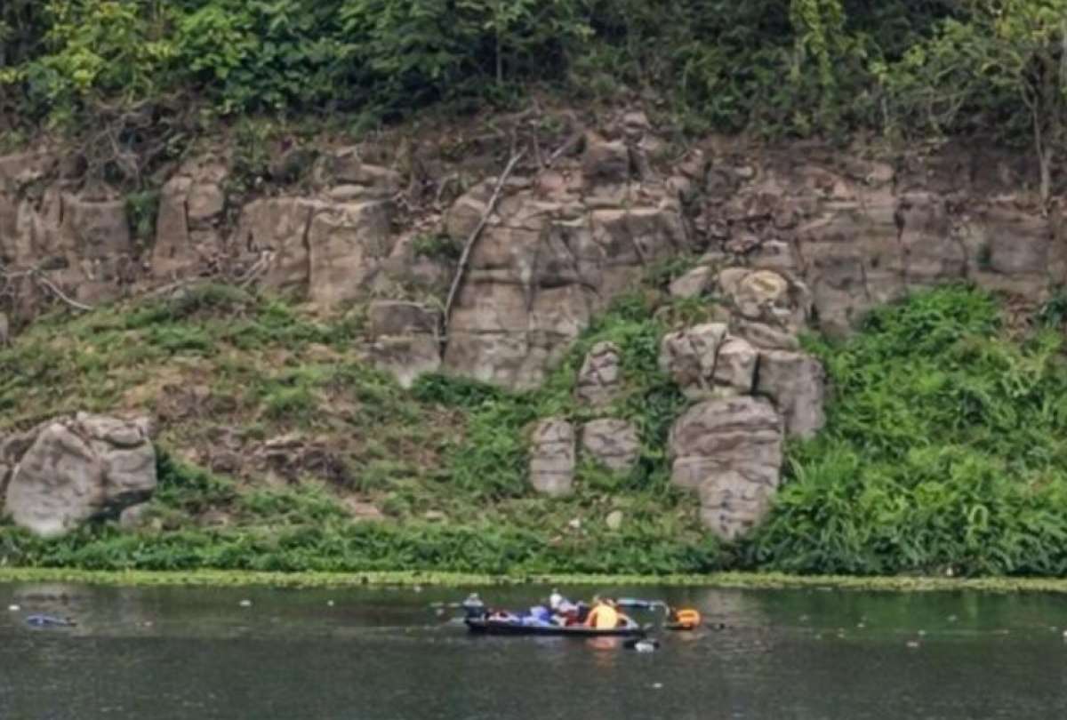 Emergencia en Chone: buscan a dos estudiantes tras naufragio en la represa R&iacute;o Grande