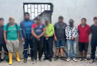Las personas fueron detenidas con maquinaria y accesorios la minería ilegal en un área protegida de las islas Galápagos.