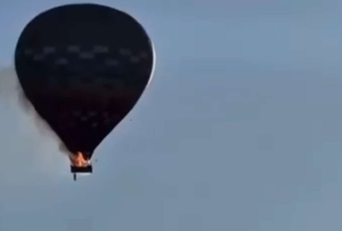Las impactantes im&aacute;genes del siniestro se viralizaron en redes sociales y muestran a la aeronave envuelta en llamas antes de precipitarse al suelo.