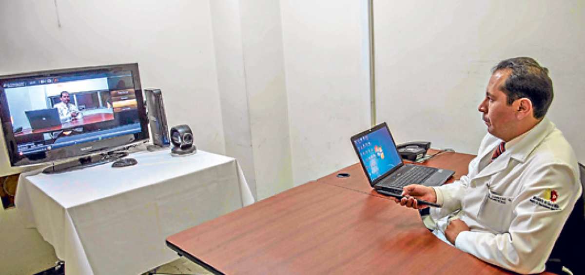 A trav&eacute;s de videoconferencia se establecer&aacute;n interconsultas solicitadas por los m&eacute;dicos de provincia a los especialistas del hospital Eugenio Espejo de Quito. Foto: Fernando Sandoval / El Tel&eacute;grafo.